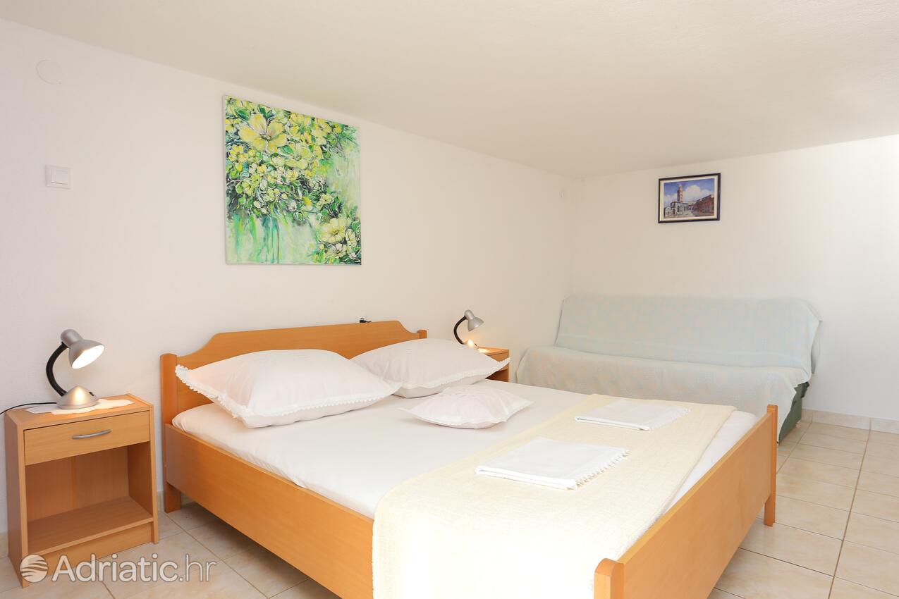 A-6859-d - Private accommodation - Apartments by the sea Okrug Donji, Čiovo