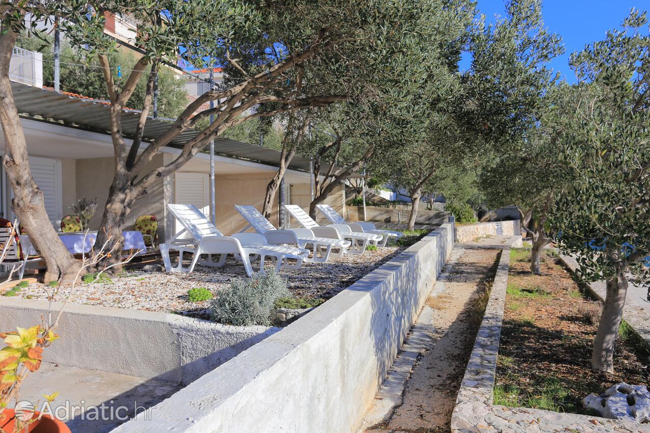 Courtyard - Apartments by the sea Okrug Donji, Čiovo