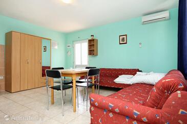 Apartments with parking space Rastići, Čiovo - 6863