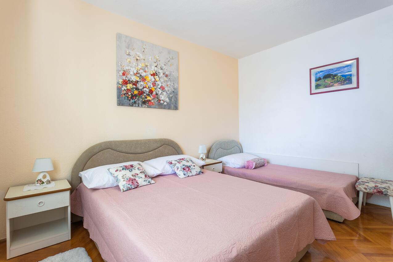 A-6899-a - Private accommodation - Apartments by the sea Živogošće - Porat, Makarska