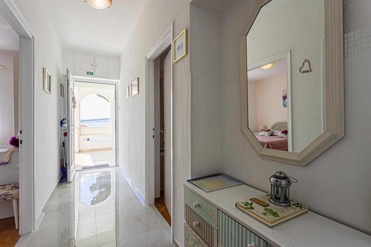 A-6899-a - Private accommodation - Apartments by the sea Živogošće - Porat, Makarska