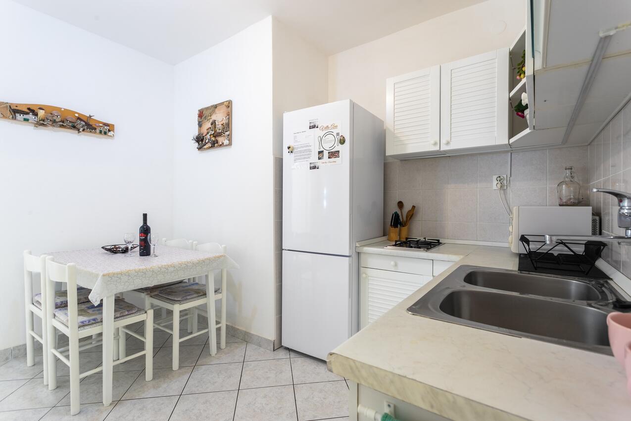 A-6899-c - Private accommodation - Apartments by the sea Živogošće - Porat, Makarska