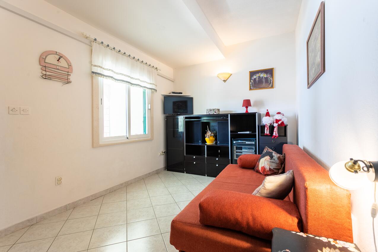 A-6899-c - Private accommodation - Apartments by the sea Živogošće - Porat, Makarska