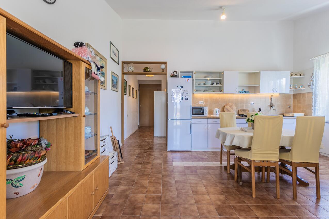 A-6899-d - Private accommodation - Apartments by the sea Živogošće - Porat, Makarska