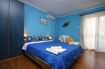 Apartments with terrace Vrsar, Istria