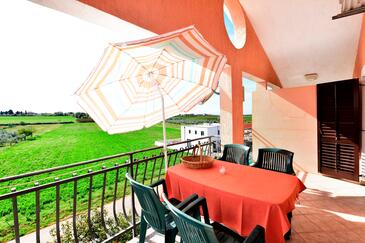 Apartments and rooms with a swimming pool Novigrad - 6951