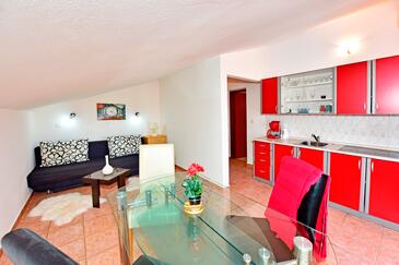 Apartments and rooms with a swimming pool Novigrad - 6951