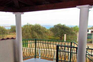 Ubytování Chorvatsko - apartmány, domy a pokoje Apartmány s parkovištěm Kraj, Pašman - 696 Adriatic.hr