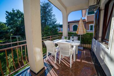 Apartments with parking space Poreč - 6984