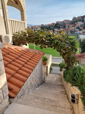 Apartmány s parkovištěm Postira, Brač - 700