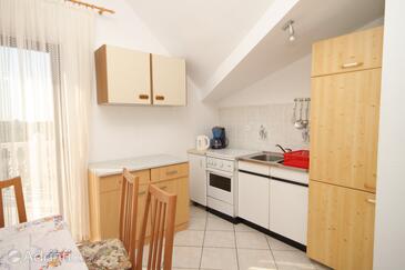 Apartments with parking space Novigrad - 7037