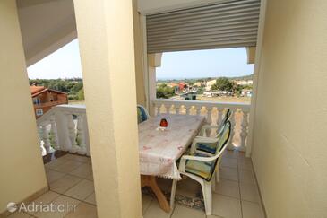 Apartments with parking space Novigrad - 7037