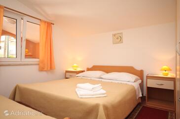 Apartments with parking space Umag - 7039