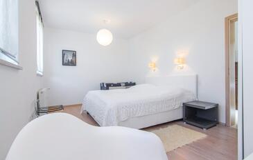 Apartmani s bazenom Fiorini, Novigrad - 7047