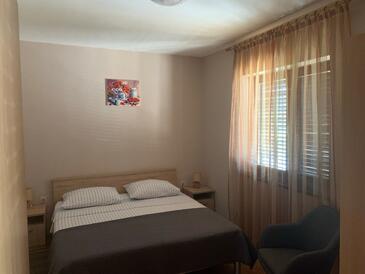 Apartments with parking space Umag - 7057