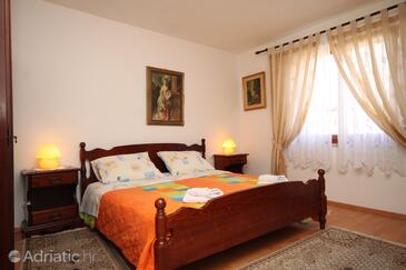 Apartments with parking space Rovinj - 7095