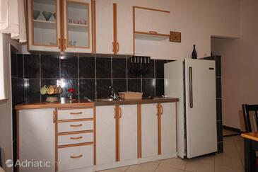 Apartmaji s parkingom Tribunj, Vodice - 7117