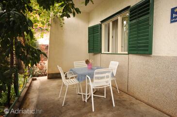 Apartmaji s parkingom Tribunj, Vodice - 7117