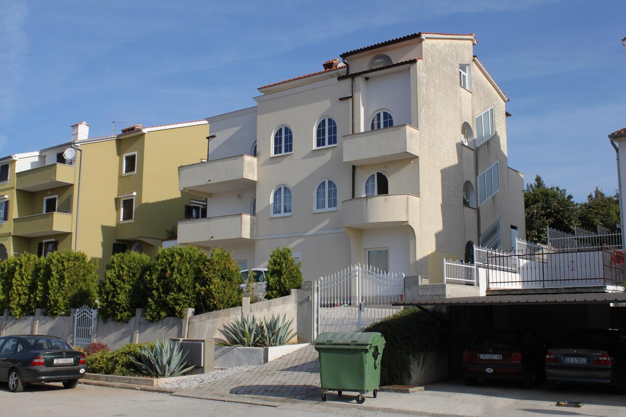 Apartments with terrace Vrsar, Istria
