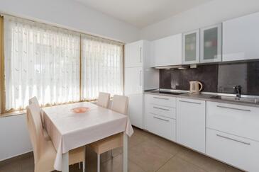 Апартаменти з паркуванням Новіград - Novigrad - 7135
