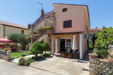 Объект Novigrad, Novigrad, Объект 7135 - Апартаменты с галечным пляжем.