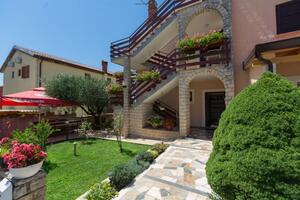 Apartmani s parkingom Novigrad - 7135