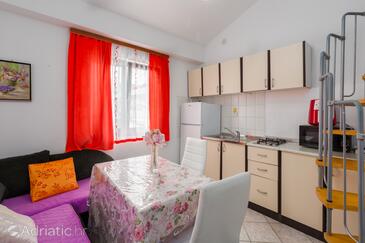 Lägenheter med parkering Porec - 7137