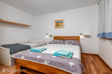 Apartments with WiFi Bašanija, Umag - 7148