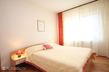 Apartments with parking space Rovinj - 7152