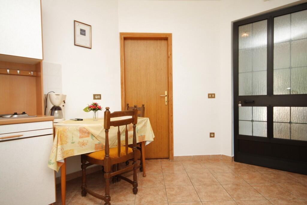 Apartment - A-7158-b