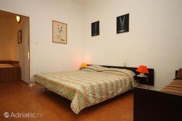 Apartments with parking space Umag - 7171