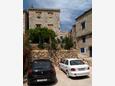 Parkiralište Sutivan, Brač, Parkiralište 719 - Apartmani blizu mora sa šljunčanom plažom.