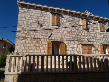 Objekt Sutivan, Brač, Objekt 719 - Apartmani blizu mora sa šljunčanom plažom.