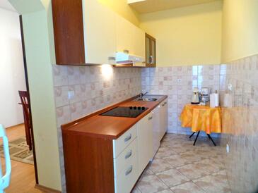Apartments with parking space Fažana - 7206