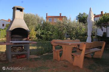 Apartments with parking space Fažana - 7206