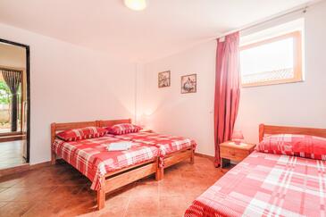 Apartmaji s parkingom Fažana - 7207