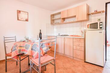 Apartmaji s parkingom Fažana - 7207