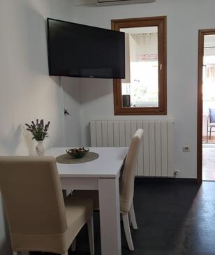 Rovinj, Sala da pranzo nell'alloggi del tipo studio-apartment.