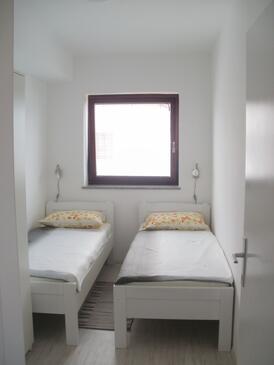 Apartments with parking space Fažana - 7234