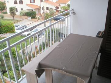 Apartments with parking space Fažana - 7234