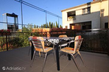 Apartments with parking space Fažana - 7235