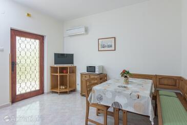 Apartmani s parkingom Fažana - 7237