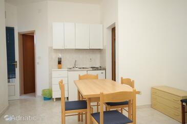 Lejlighedens parkeringsplads Liznjan, Medulin - 7240