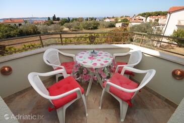 Apartments with parking space Fažana - 7252