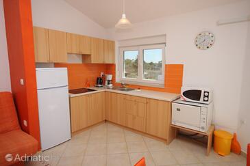 Apartments with parking space Fažana - 7252