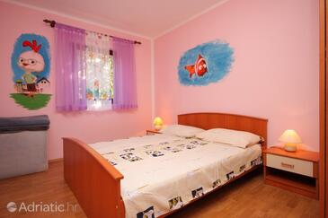 Apartmani za obitelj s djecom Fažana - 7255