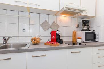 Apartments with parking space Poreč - 7265