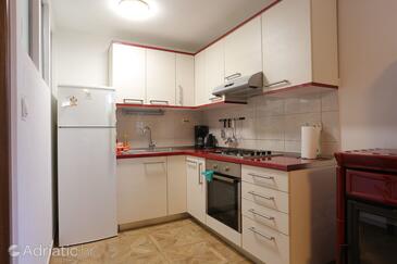 Apartments by the sea Slatine, Čiovo - 7274