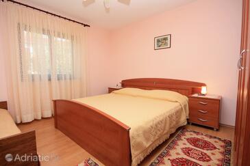 Apartments with parking space Mirca, Brač - 728