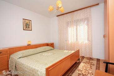 Apartments with parking space Mirca, Brač - 728